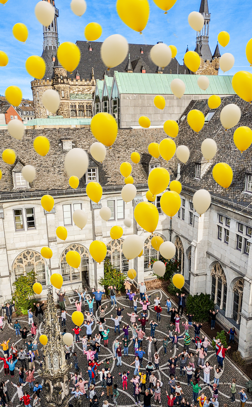 Christian vant Hoen – christianvthcom-193_mitballons_RGB_small_web